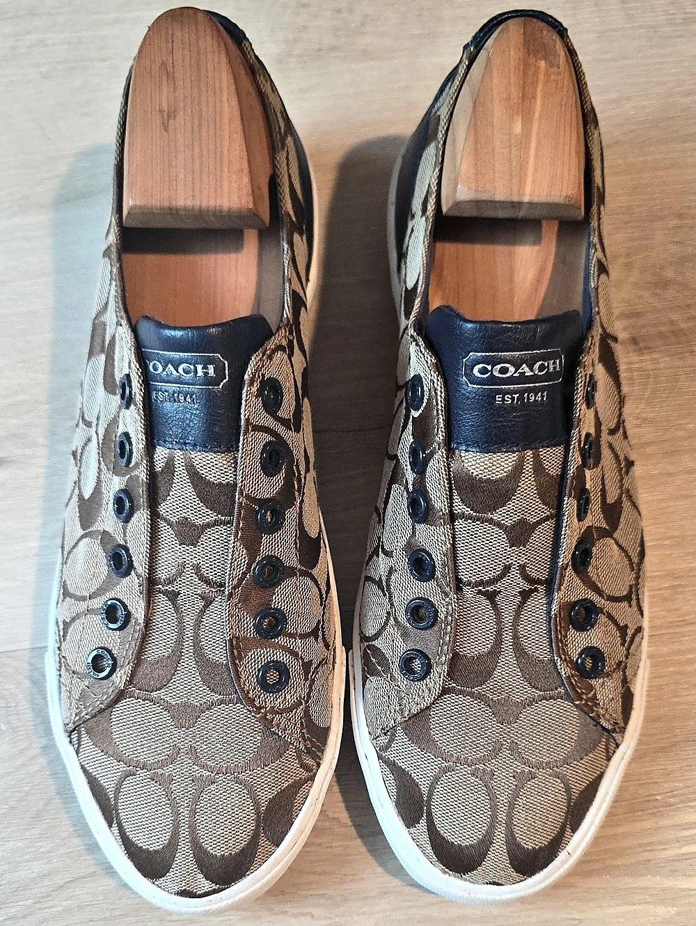 Vintage Lacey Signature Jacquard Laceless Slip On Sneakers Size 11B